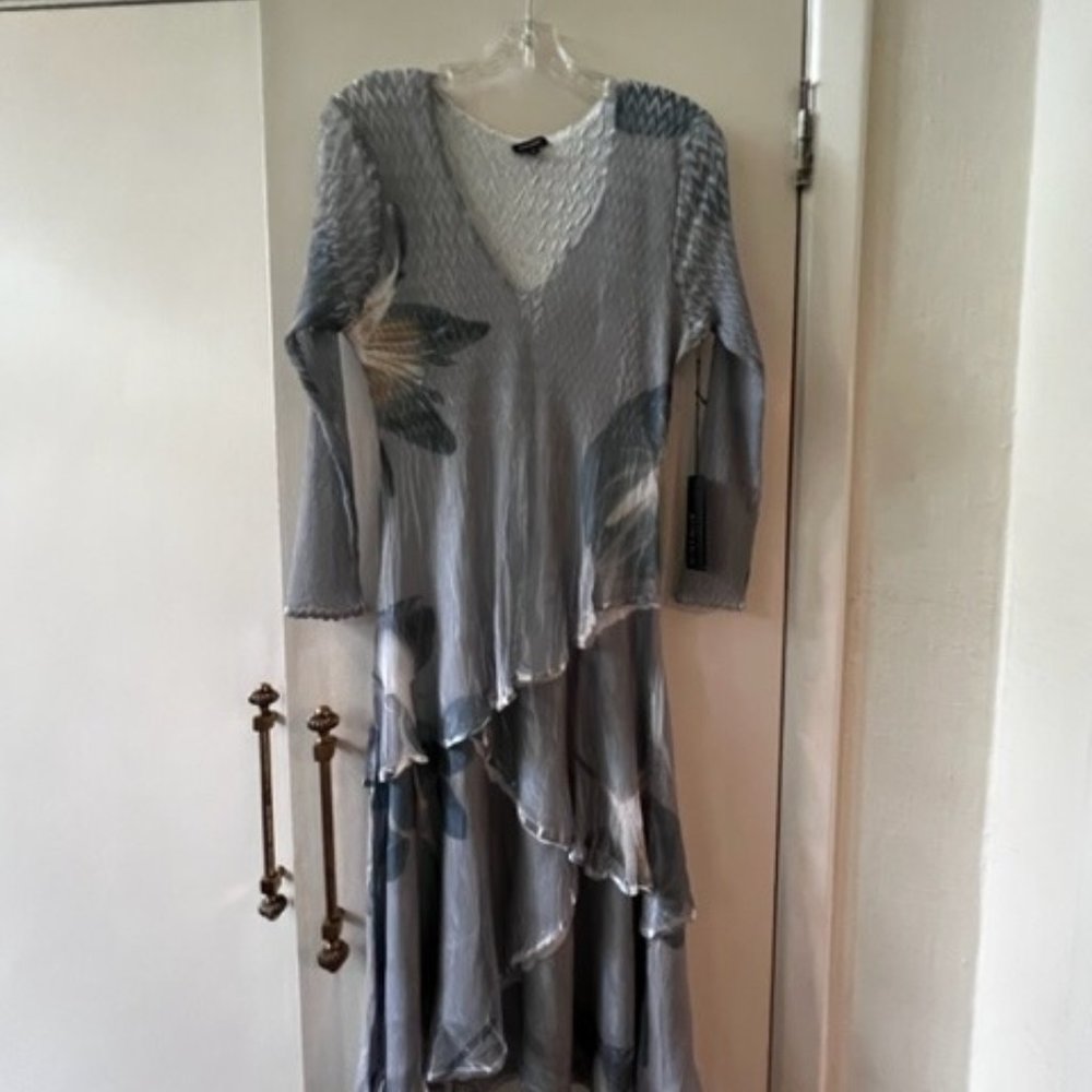 Komarov NWT evening dress or MOB in Dove/silvery grey with muted floral motif Sz